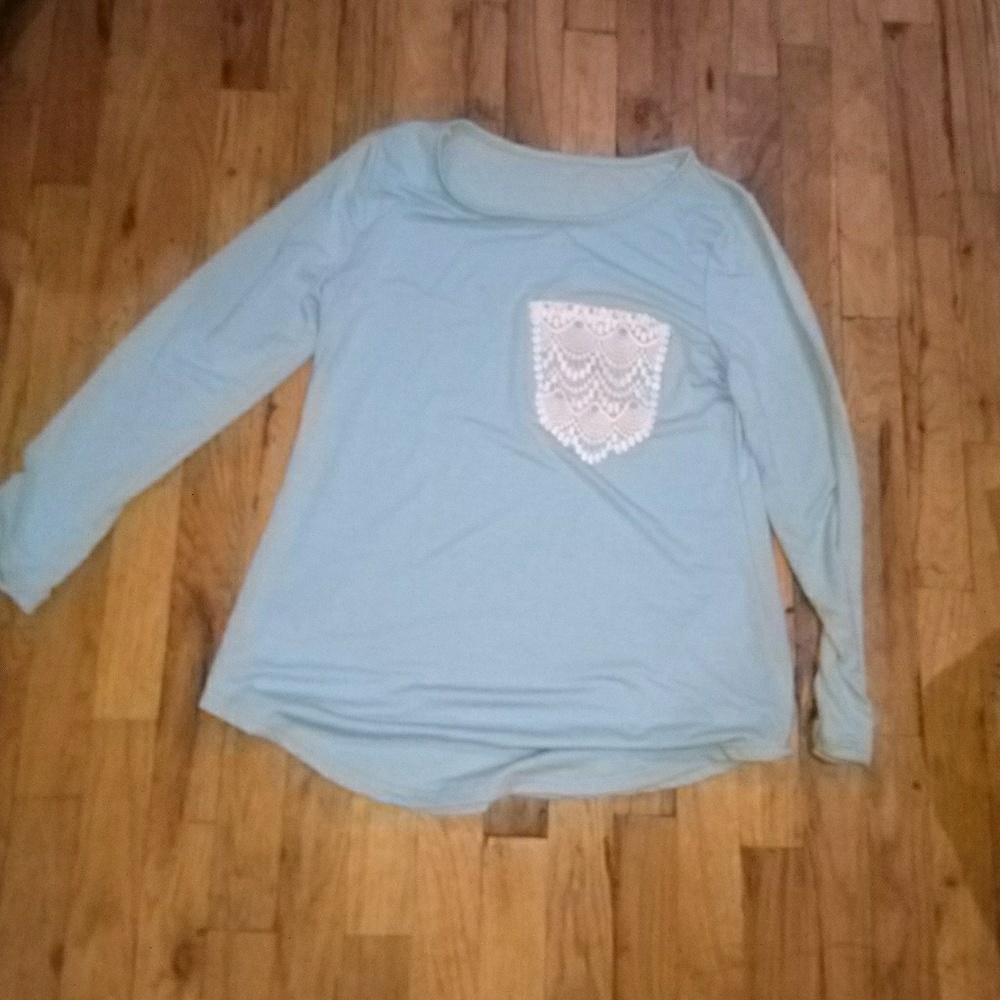 Long sleeve mint blouse with lace pocket